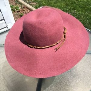 Forever 21 hat with tags